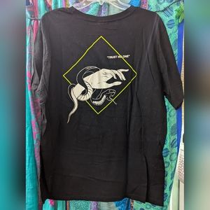 Cotton on t-bar t-shirt "trust no one" serpent
